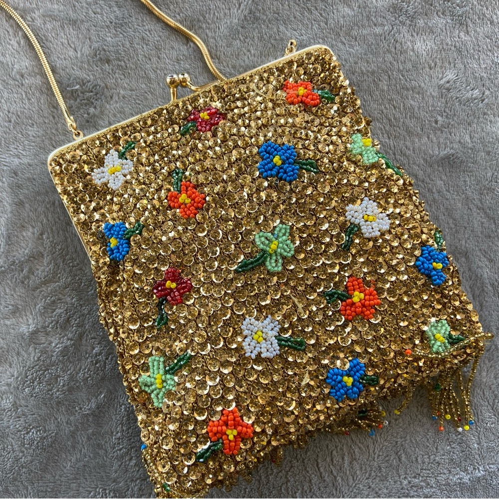 Vintage Glass Beaded Floral Design Purse with Neustetter’s Store Tag